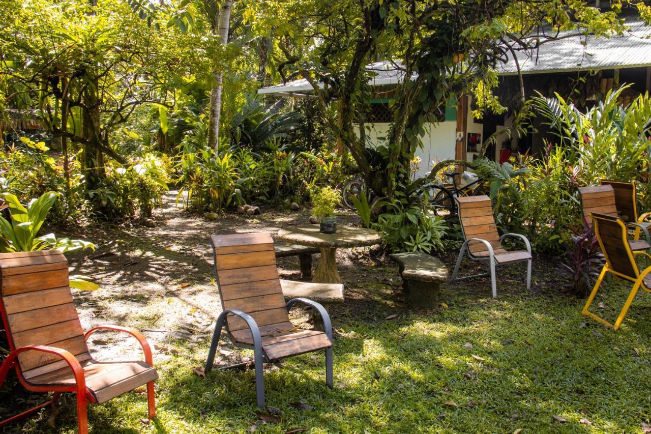 La Palapa Hut Nature Hostel Puerto Jimenez Exterior photo